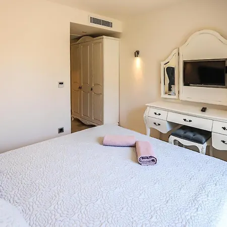 Amour Boutique Hotel *
